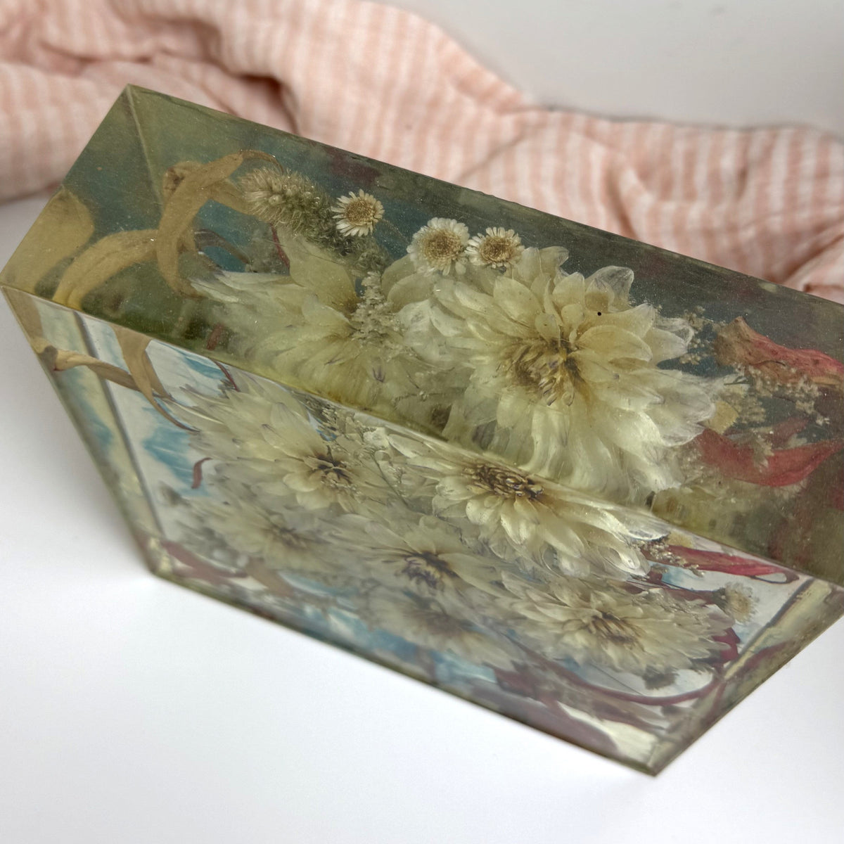 Resin Block 190x190mm White Dahlia florals